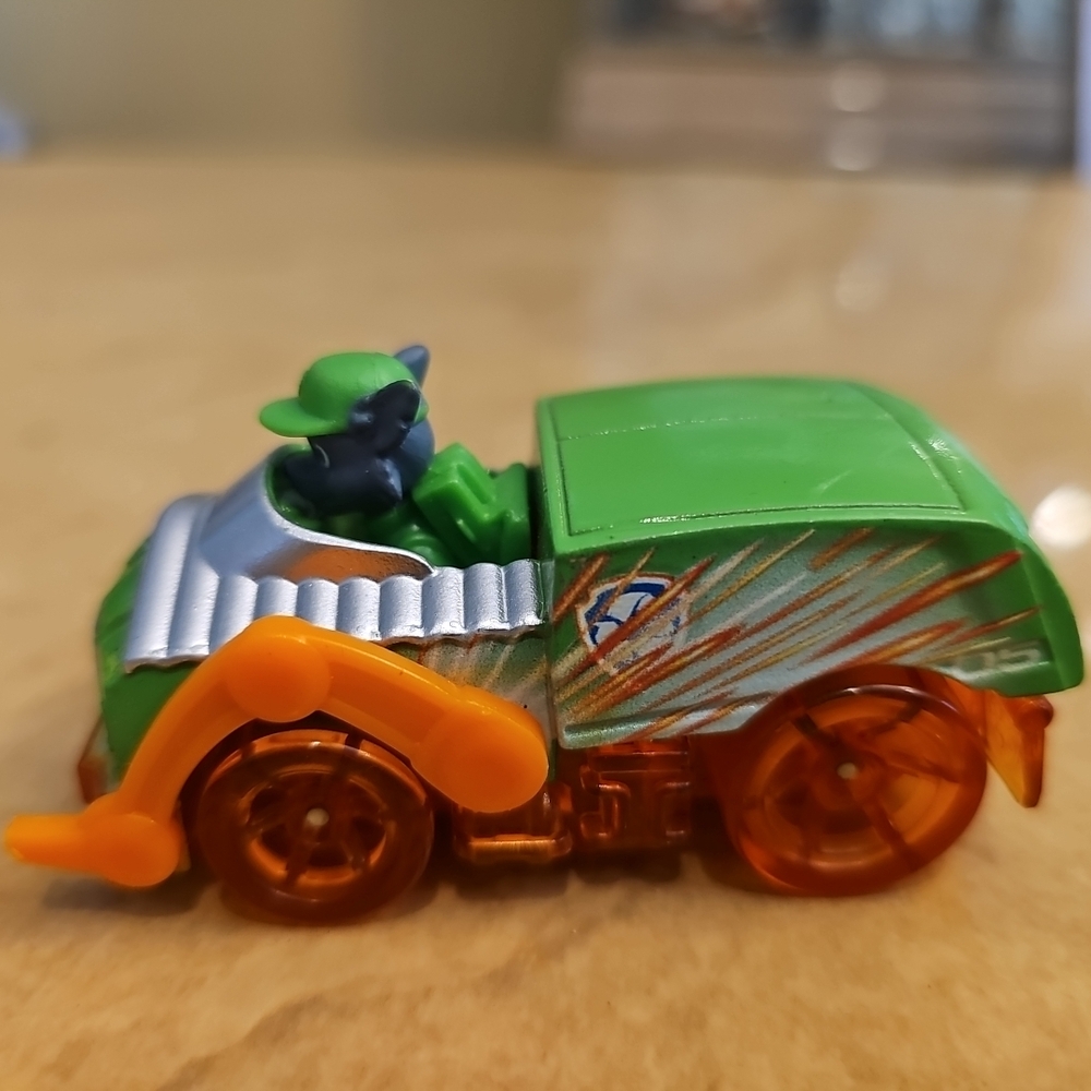 Paw Patrol Rocky Recycle Truck Diecast Car True Metal 1:55 Spin Master Toy